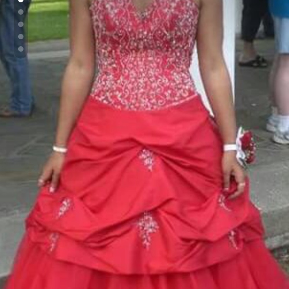 Red prom dress